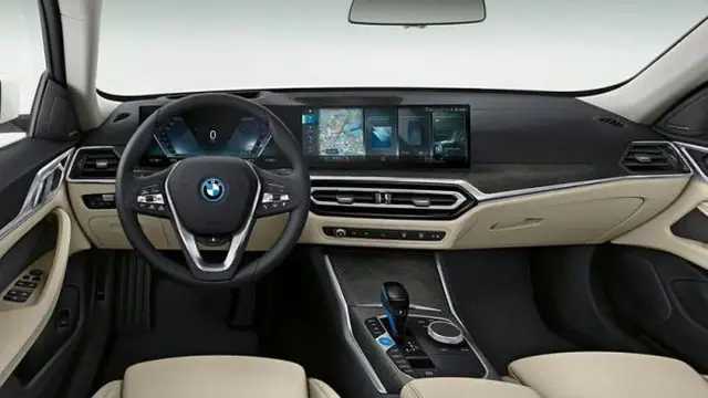 Sistem Infotainment Modern yang Bikin Pengemudi Mobil Kesal