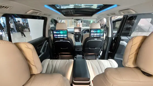 Altera Auto Buat Interior Innova Makin Mewah