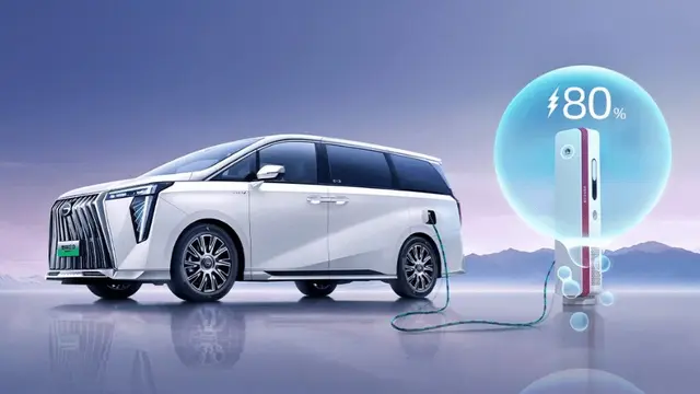 MPV PHEV dengan Pengisian Daya Baterai Tercepat