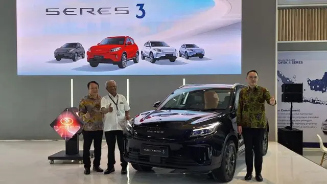Mobil Listrik Seres 3 Mengaspal di PEVS 2025