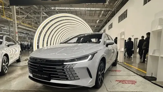Merek China Geser Fokus ke Mobil Hybrid