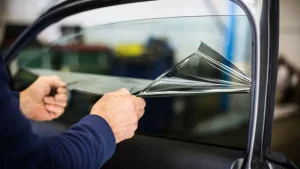 Penyebab dan Cara Mengatasi Kaca Film Mobil Terkelupas