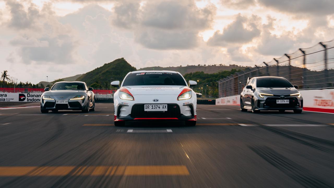Uji Nyali Bersama Toyota GR Supra dan GR Corolla