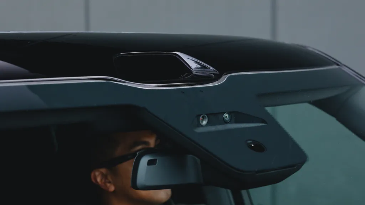 Rivian Menggebrak dengan Kecanggihan Sensor di Mobil Listrik